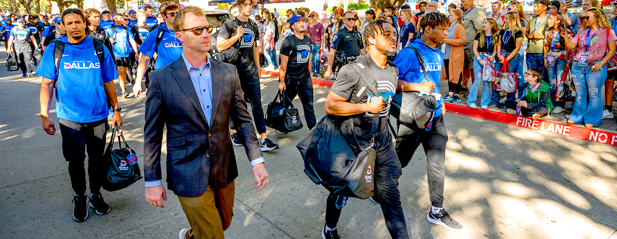 spirit and traditions mustang walk