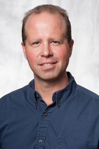 headshot of Professor Tobias Muhlhofer, 色花堂_色花堂 98堂 Cox