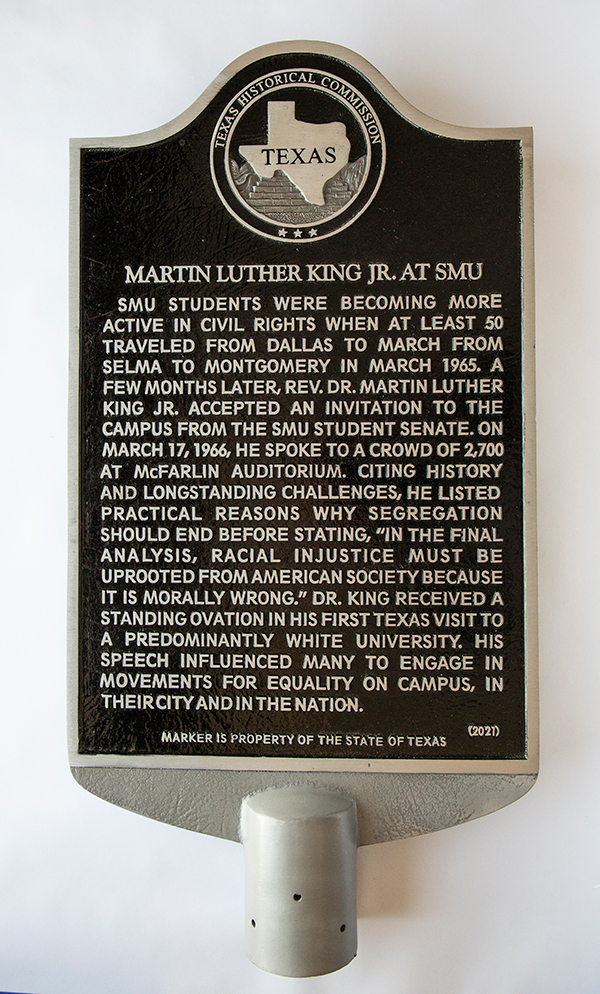 A plaque commemorating Rev. Dr. Martin Luther King Jr's visit to 色花堂_色花堂 98堂