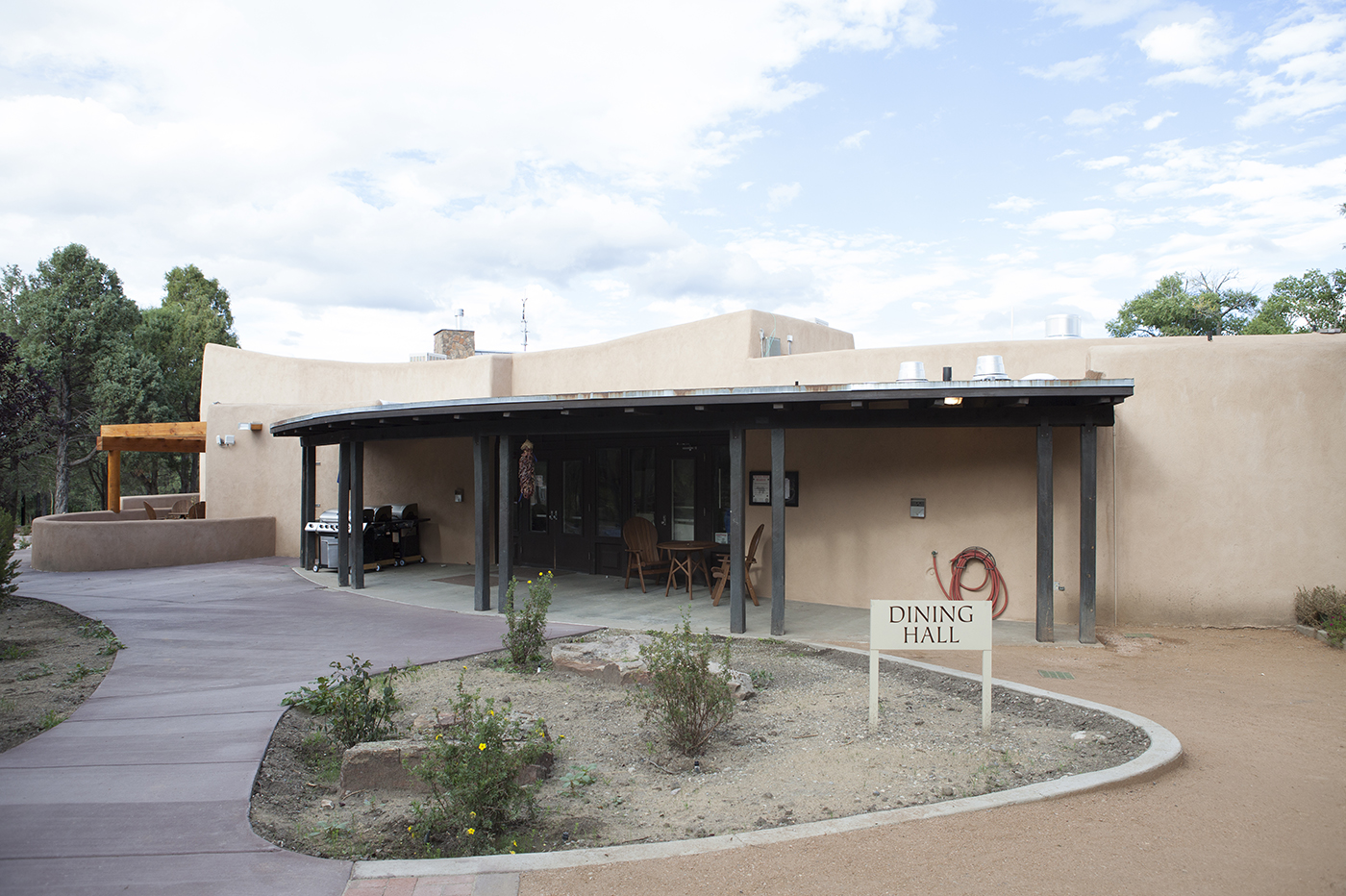 Exterior of the 色花堂_色花堂 98堂-in-Taos dining hall